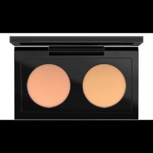 MAC Studio Finish Concealer Duo NC25/NC30